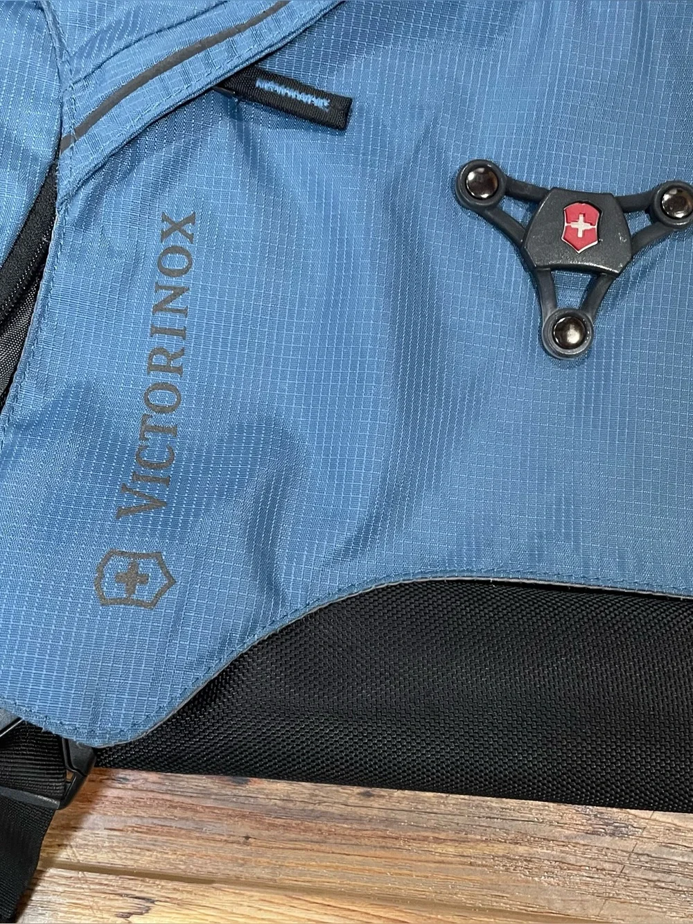 Victorinox Swiss Army Messenger Bag Blue Canvas School Office Commute Backpack